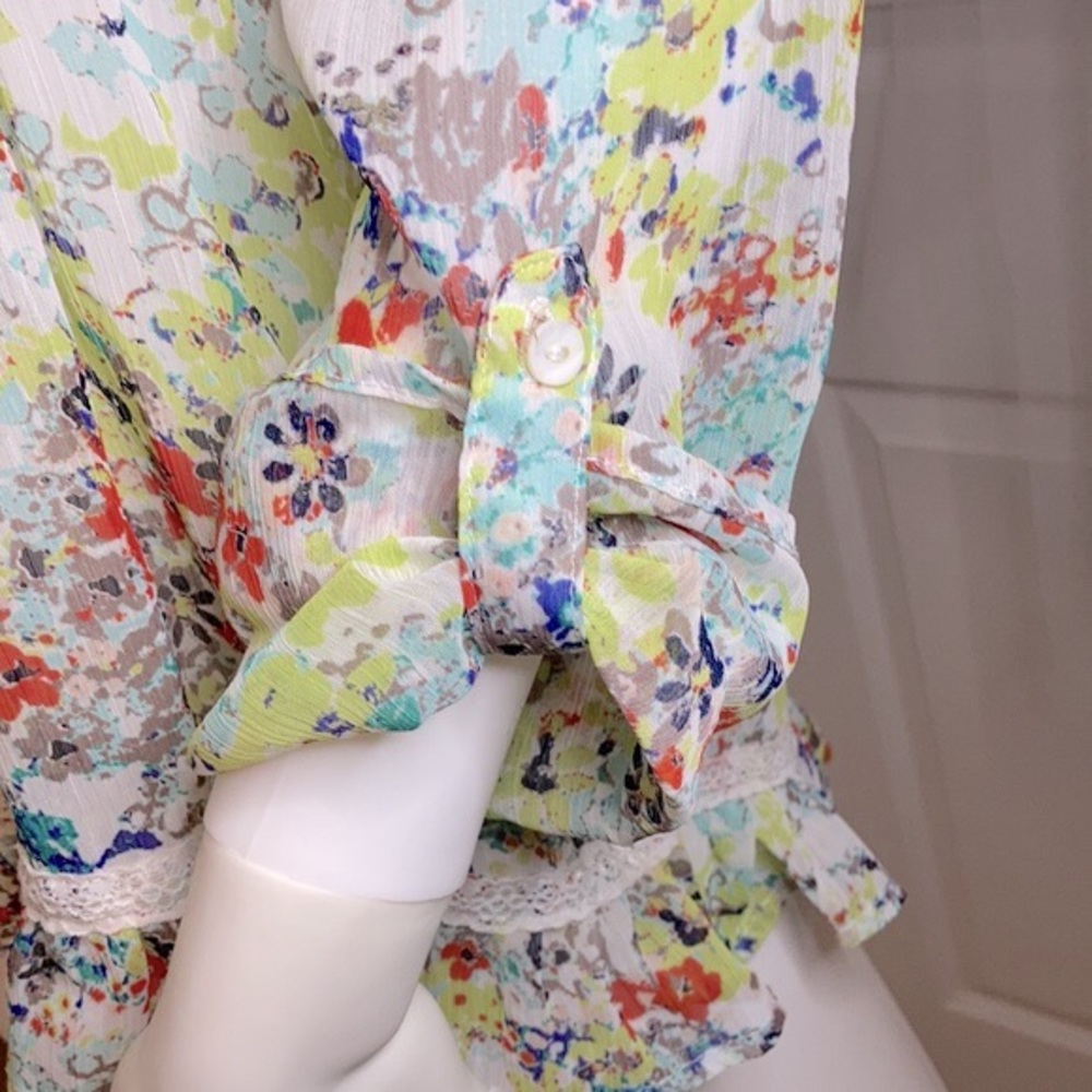 American Rag Semi-Sheer Floral High-Low Peasant Top - Picture 4 of 12
